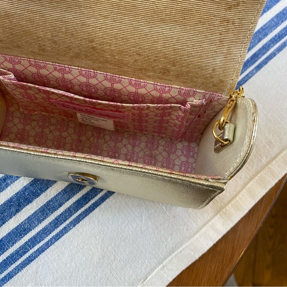 Vtg Lilly Pulitzer Be My Guest Clutch in Gold Metallic with Turtle Clasp - Picture 7 of 12
